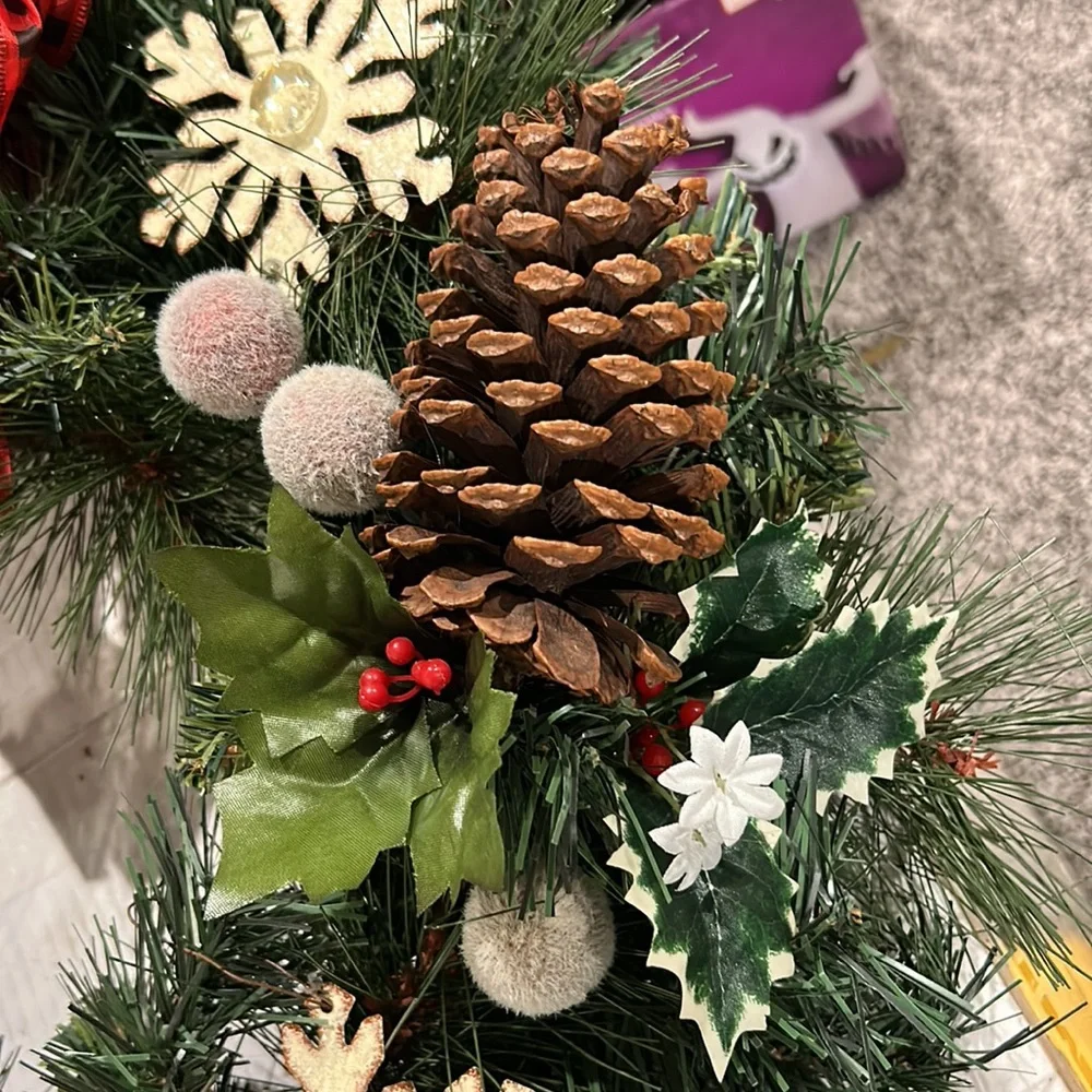 Large Artificial Winter Rustic Snowflake Evergreen Wreath